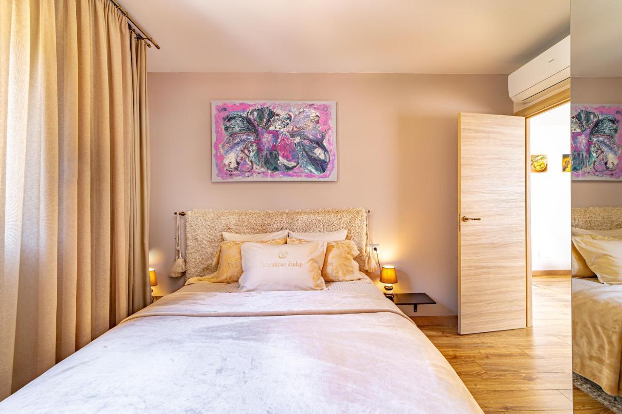 Perla De Malagueta Apartment Malaga Exterior photo