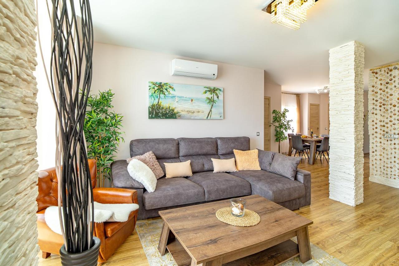 Perla De Malagueta Apartment Malaga Exterior photo