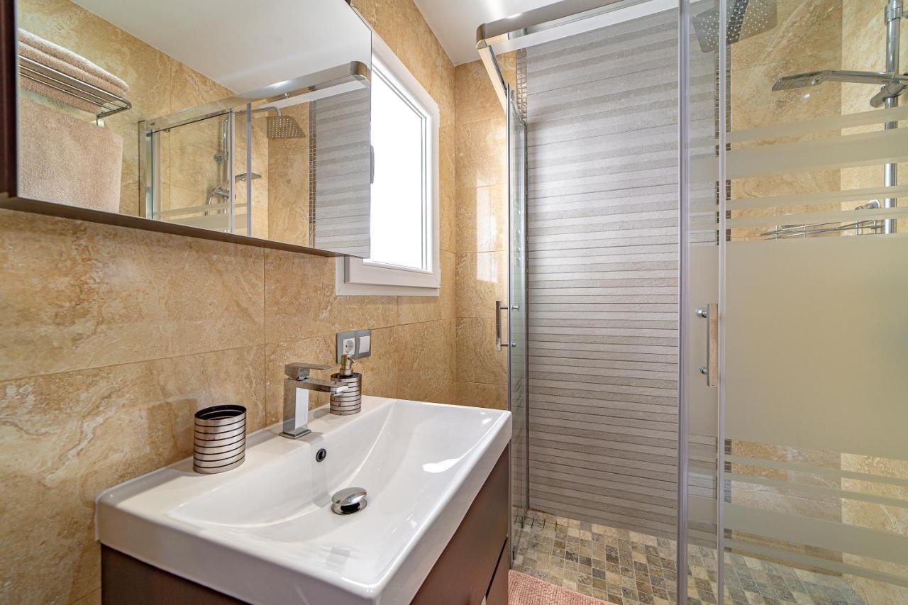 Perla De Malagueta Apartment Malaga Exterior photo