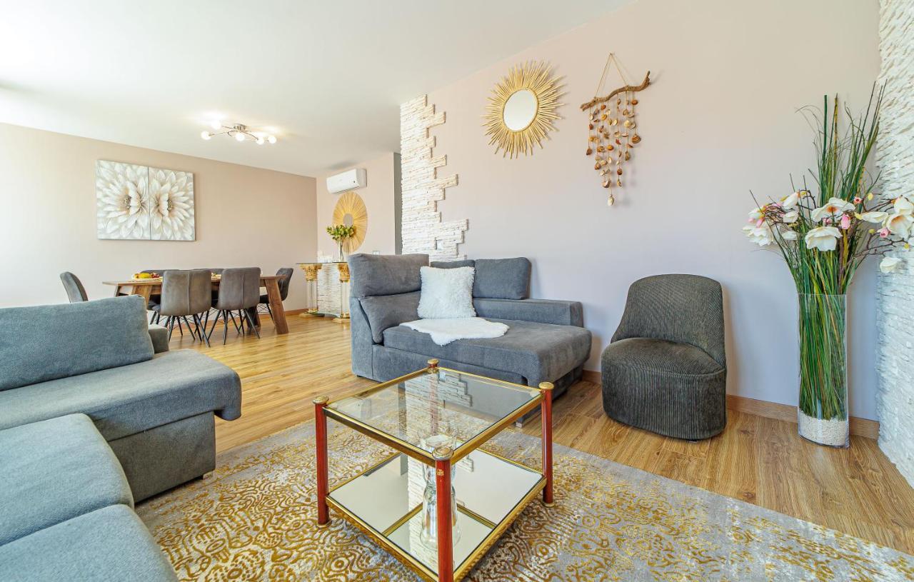Perla De Malagueta Apartment Malaga Exterior photo